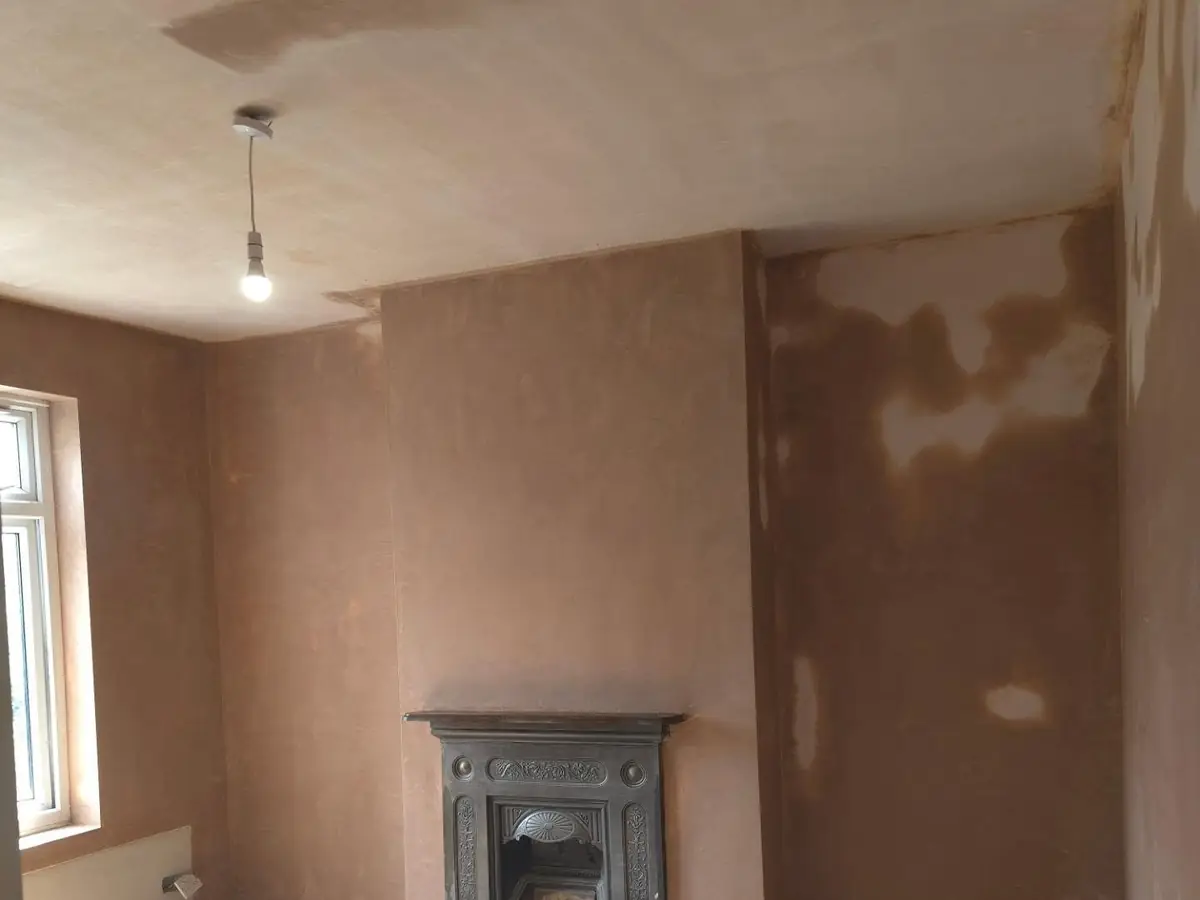 Freshly skimmed walls and ceiling by ST Plastering & Rendering